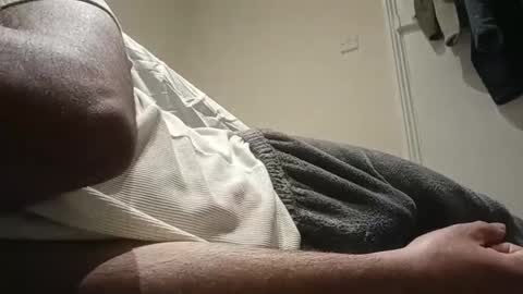 Snapshot of juliusrad chatting on 10/19/25, 02:34 juliusrad online show from 10/19/25, 02:34