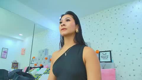 Julieta Reyes   online show from 10/11/25, 11:42