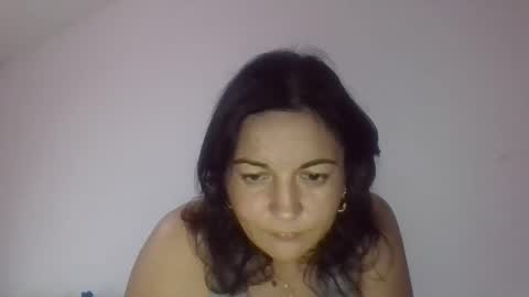Snapshot of jully_caitlyn chatting on 10/14/25, 07:47 Caitlyn online show from 10/14/25, 07:47