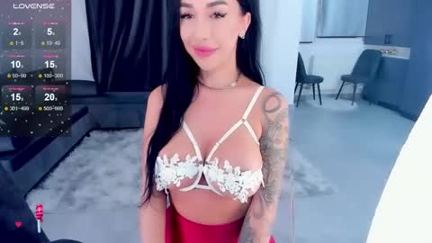 Snapshot of julya_hott chatting on 12/13/24, 09:30 julya online show from 12/13/24, 09:30