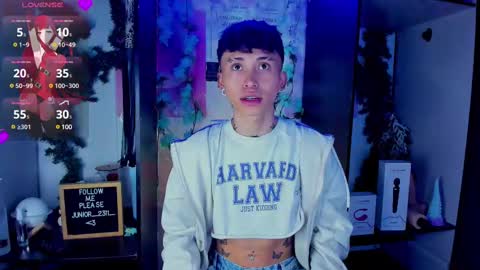 Snapshot of juniior0_0 chatting on 03/07/25, 11:49 Junior online show from 03/07/25, 11:49