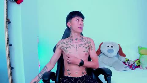 Snapshot of juniior0_0 chatting on 10/24/25, 06:15 Junior online show from 10/24/25, 06:15