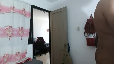 juniorromerogutierrez92 online show from 12/03/25, 06:50