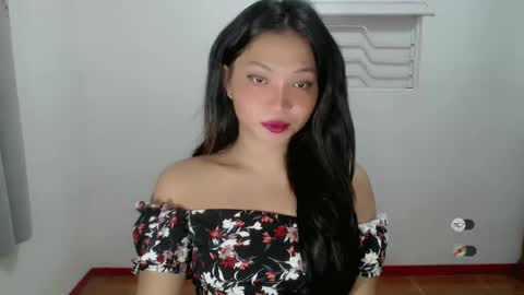 Snapshot of juny_lany chatting on 01/03/25, 06:22 Karla online show from 01/03/25, 06:22