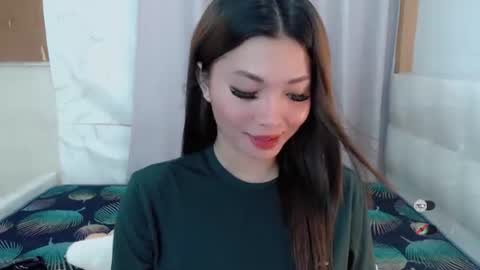 Snapshot of juny_lany chatting on 10/02/25, 01:29 Karla online show from 10/02/25, 01:29