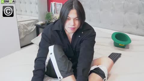 Snapshot of just_gay_ chatting on 02/04/25, 04:18 just_gay_ online show from 02/04/25, 04:18