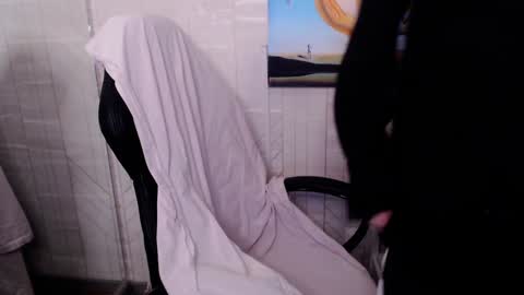 Snapshot of just_gay_ chatting on 02/06/25, 01:43 just_gay_ online show from 02/06/25, 01:43