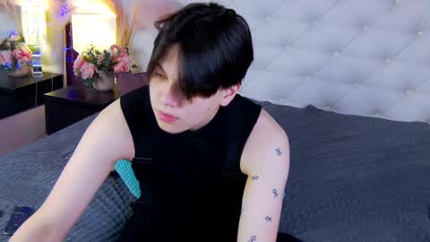 Snapshot of just_gay_ chatting on 03/10/25, 01:10 just_gay_ online show from 03/10/25, 01:10