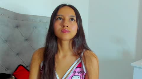 Snapshot of just_soffy chatting on 01/08/25, 05:48 Soffy online show from 01/08/25, 05:48