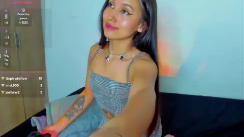 Snapshot of just_soffy chatting on 02/09/25, 04:36 Soffy online show from 02/09/25, 04:36