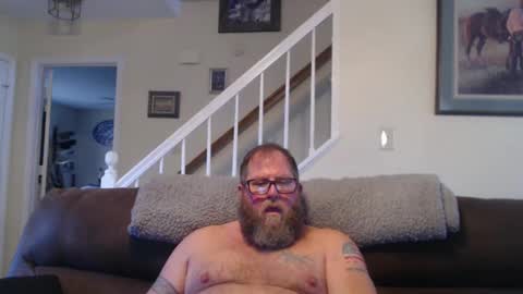 Snapshot of justaguyandnaked chatting on 01/01/25, 08:47 justaguyandnaked online show from 01/01/25, 08:47
