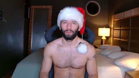 Snapshot of justin_hton chatting on 12/15/24, 10:39 Justin online show from 12/15/24, 10:39