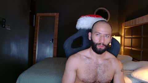 Snapshot of justin_hton chatting on 01/01/25, 01:15 Justin online show from 01/01/25, 01:15