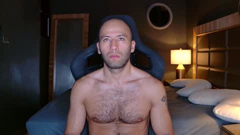 Snapshot of justin_hton chatting on 02/06/25, 10:26 Justin online show from 02/06/25, 10:26