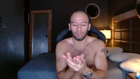 Snapshot of justin_hton chatting on 02/10/25, 11:25 Justin online show from 02/10/25, 11:25