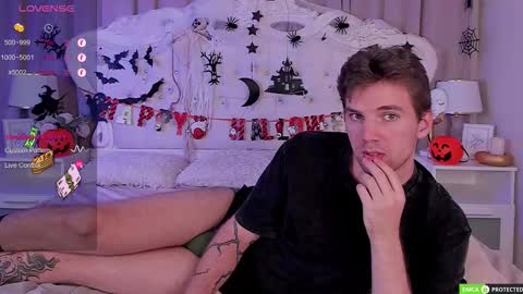 Snapshot of justin_reed chatting on 10/15/25, 04:29 Arthur online show from 10/15/25, 04:29