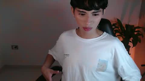 Snapshot of justin_spencer chatting on 11/19/25, 08:14 Justin online show from 11/19/25, 08:14