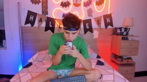 Justin online show from 10/24/25, 12:34