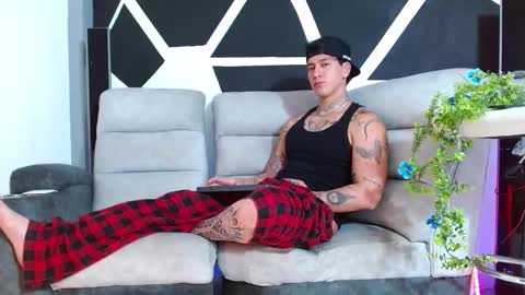 justinfuller_31 online show from 11/22/25, 08:30