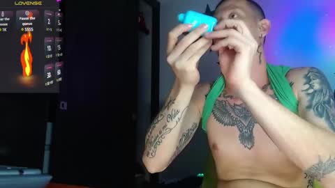 Snapshot of justinsc chatting on 12/20/24, 10:05 Justinsc online show from 12/20/24, 10:05