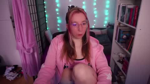 Snapshot of justkerryx chatting on 10/23/25, 08:35 Kerry online show from 10/23/25, 08:35