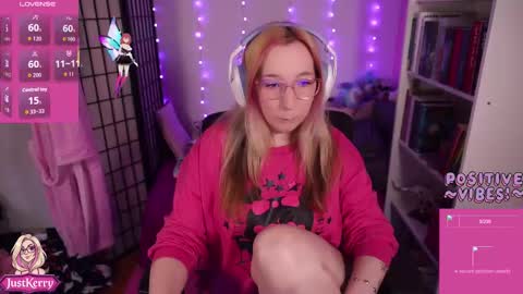 Snapshot of justkerryx chatting on 10/24/25, 08:55 Kerry online show from 10/24/25, 08:55