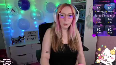 Snapshot of justkerryx chatting on 11/17/25, 06:57 Kerry online show from 11/17/25, 06:57