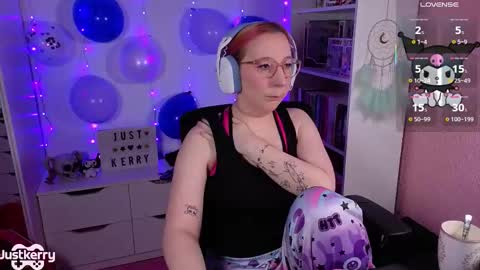 Snapshot of justkerryx chatting on 11/19/25, 08:47 Kerry online show from 11/19/25, 08:47