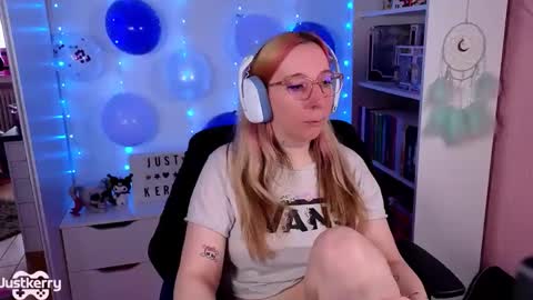 Snapshot of justkerryx chatting on 11/21/25, 10:03 Kerry online show from 11/21/25, 10:03