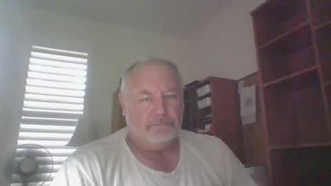 justme196756 online show from 10/25/25, 04:46
