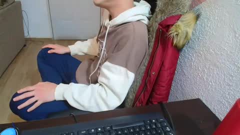 kael_art_d online show from 12/03/24, 04:47