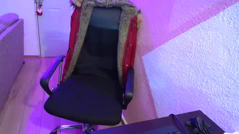 kael_art_d online show from 12/16/24, 07:04