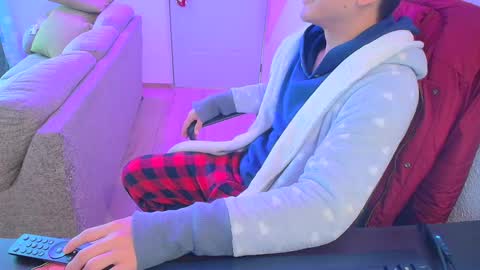 kael_art_d online show from 12/23/24, 07:09