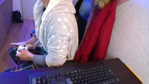 kael_art_d online show from 12/29/24, 06:05