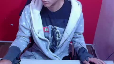 kael_art_d online show from 10/24/25, 03:52