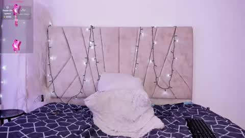 Snapshot of kaelaa18 chatting on 12/20/24, 01:43 Kaela online show from 12/20/24, 01:43