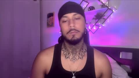      online show from 10/01/25, 12:33