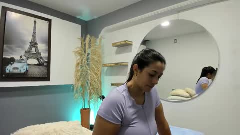 Antonella online show from 10/22/25, 09:31