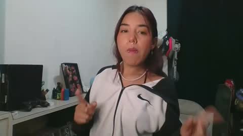 Snapshot of kahelipurple chatting on 10/23/25, 05:55 KAHELIINDEPENDENT MODEL online show from 10/23/25, 05:55