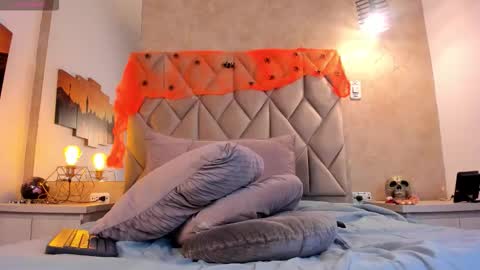 Kailin online show from 10/29/25, 01:02