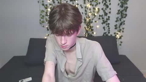 Snapshot of kaislutx chatting on 10/14/25, 08:09 slutkai online show from 10/14/25, 08:09