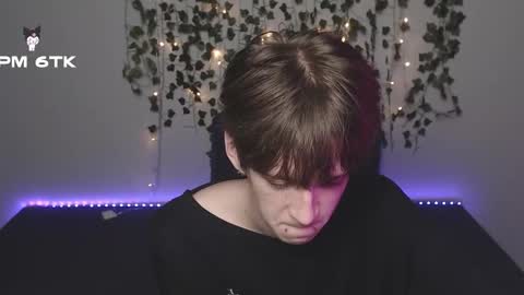 Snapshot of kaislutx chatting on 10/24/25, 09:00 slutkai online show from 10/24/25, 09:00