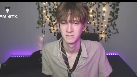 Snapshot of kaislutx chatting on 10/25/25, 10:04 slutkai online show from 10/25/25, 10:04