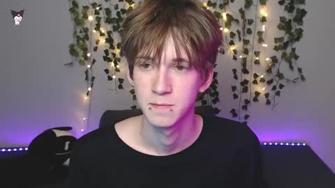 Snapshot of kaislutx chatting on 10/27/25, 09:08 slutkai online show from 10/27/25, 09:08