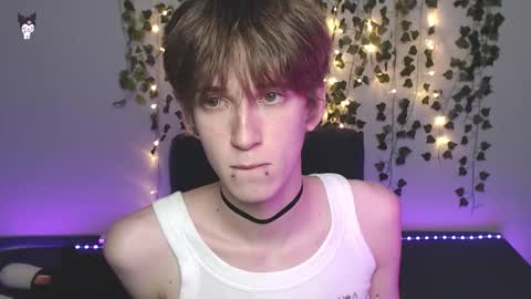 Snapshot of kaislutx chatting on 11/02/25, 10:01 slutkai online show from 11/02/25, 10:01