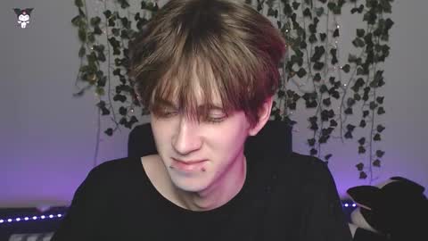 Snapshot of kaislutx chatting on 11/08/25, 09:13 slutkai online show from 11/08/25, 09:13