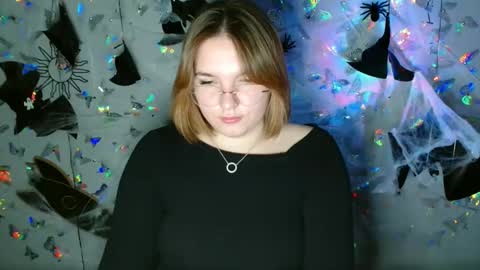 Kaitlin online show from 10/08/25, 05:43