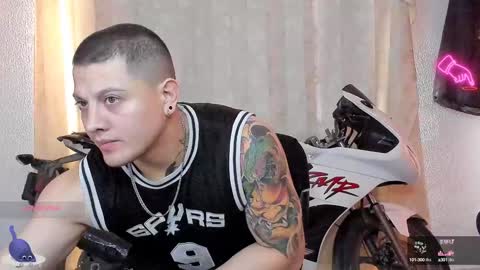 Snapshot of kaledd_musclee chatting on 12/20/24, 01:22 Kaledd musclees room Master online show from 12/20/24, 01:22