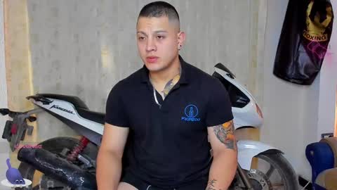 Snapshot of kaledd_musclee chatting on 12/24/24, 12:11 Kaledd musclees room Master online show from 12/24/24, 12:11