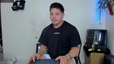 Snapshot of kaledd_musclee chatting on 03/04/25, 08:27 Kaledd musclees room Master online show from 03/04/25, 08:27